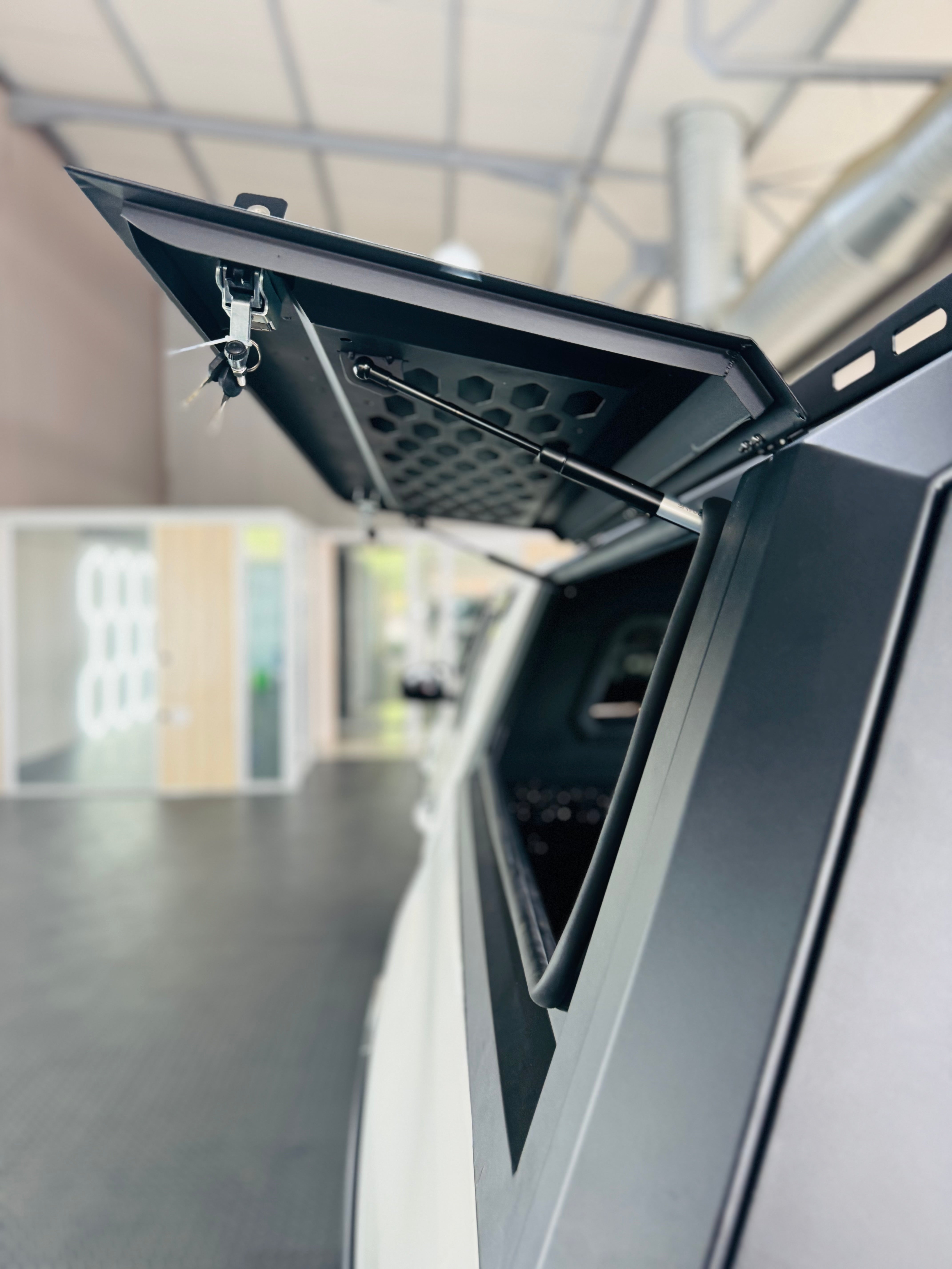 TOYOTA HILUX 2016+ BLACK STEEL CANOPY