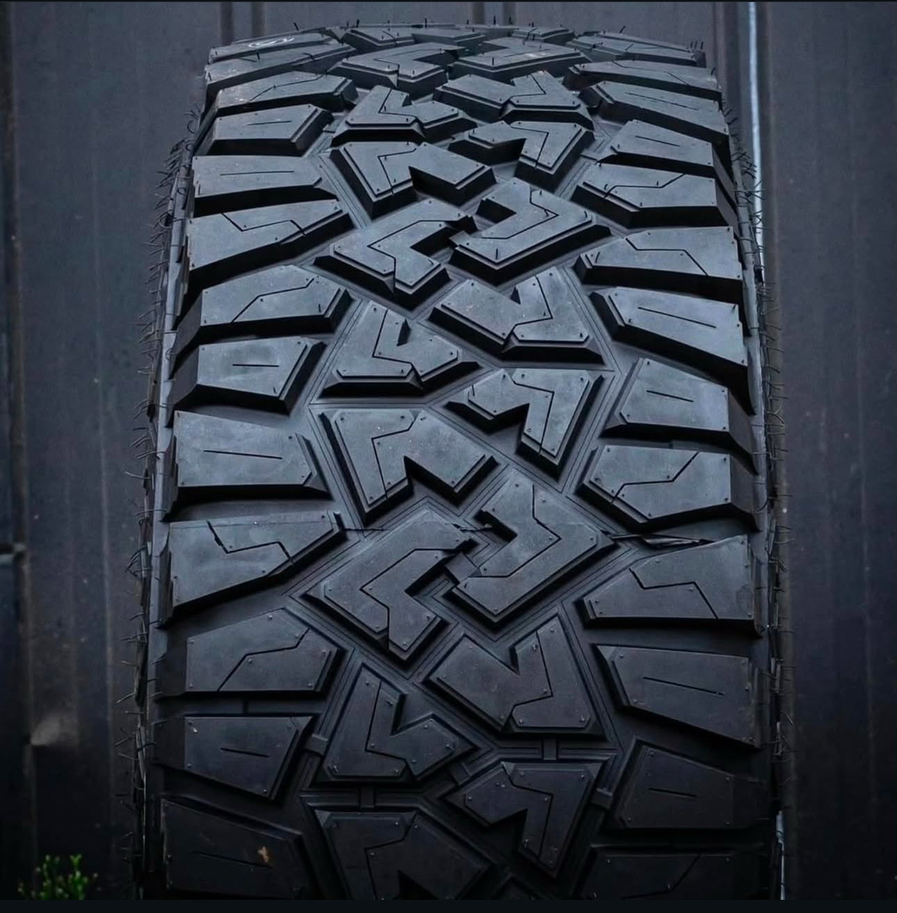 275/55/20 VITOUR XTREME A/T X20 TYRES