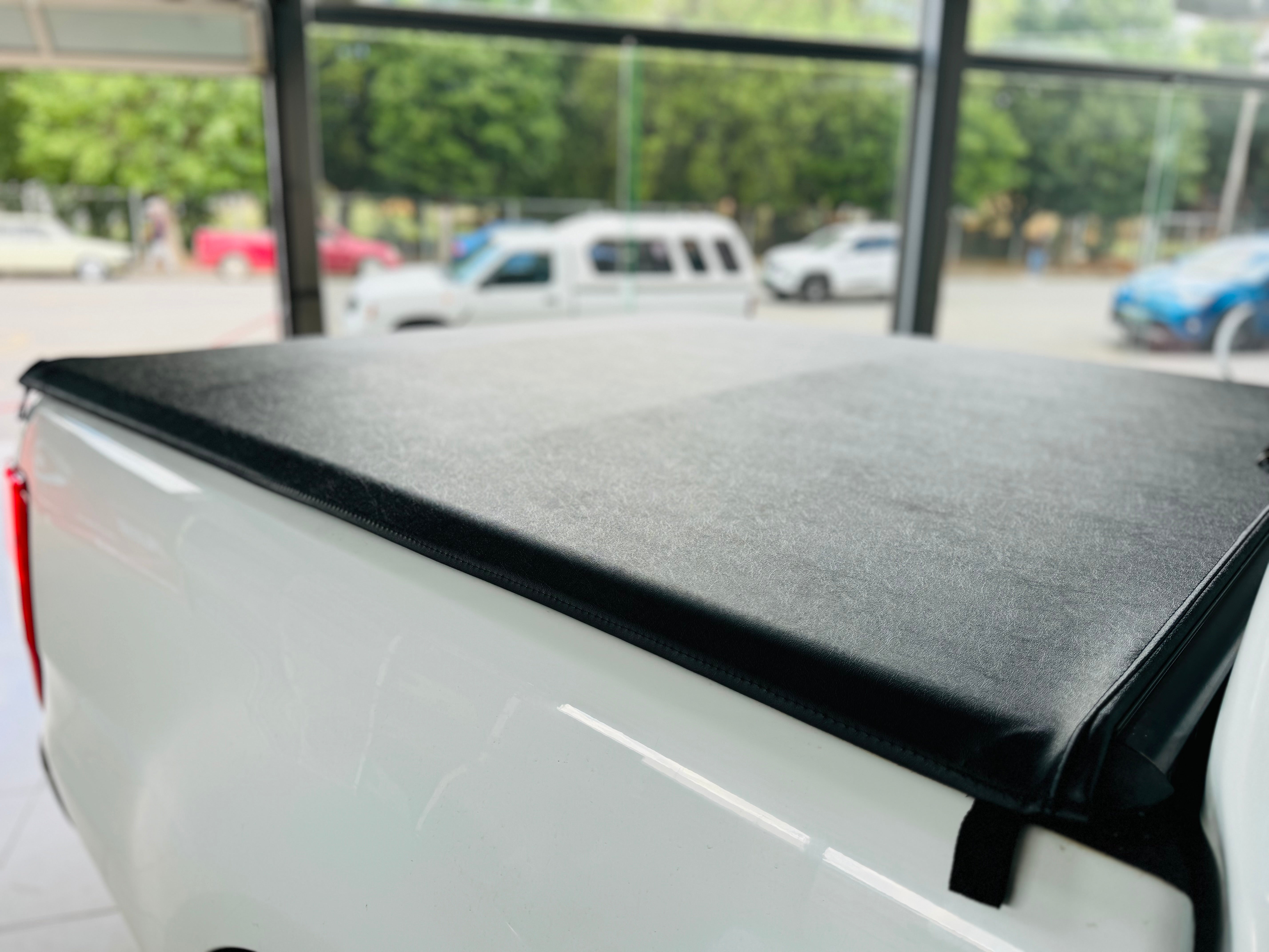 FORD RANGER T7 DOUBLE CAB TONNEAU COVER