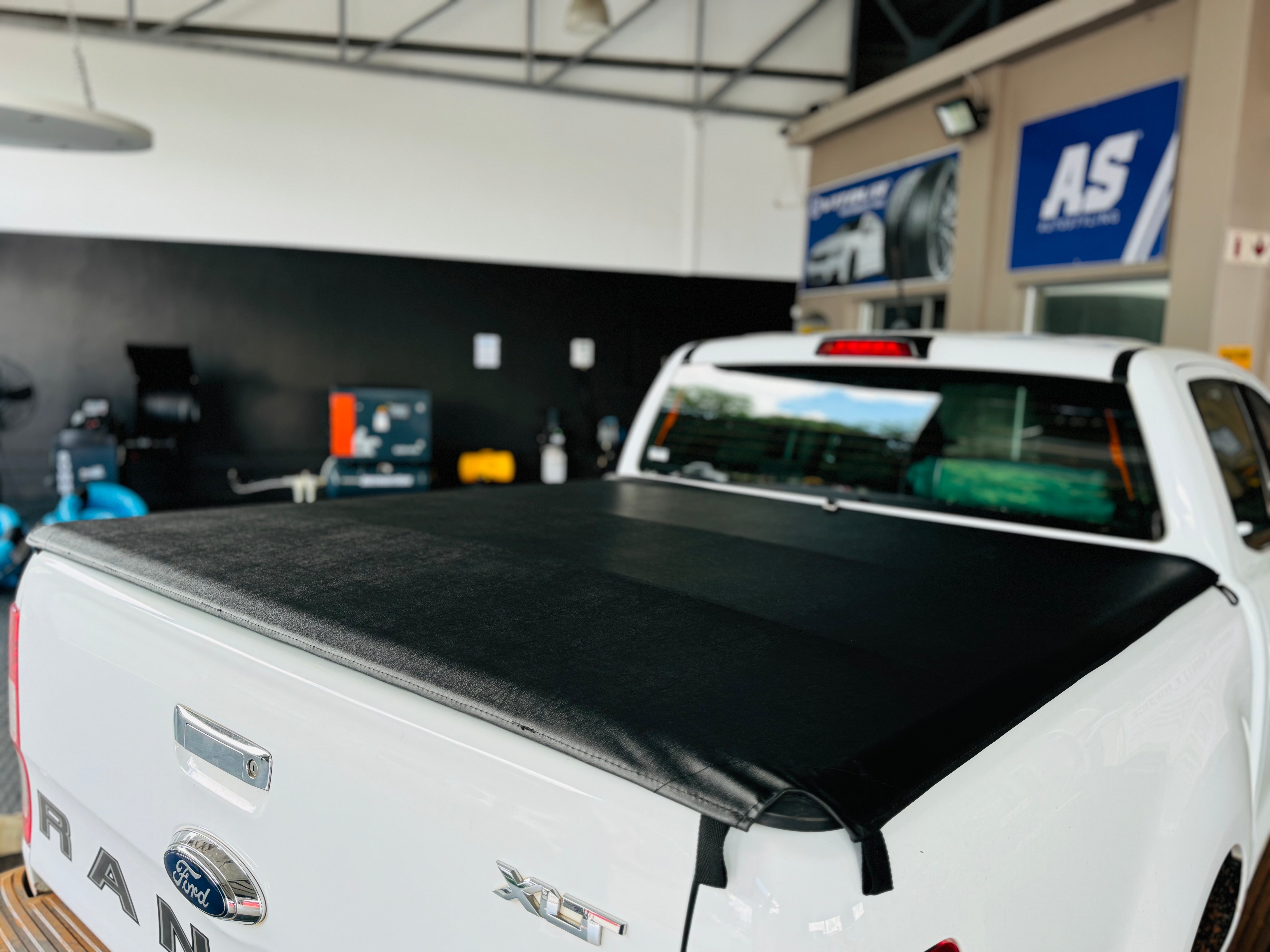 FORD RANGER T7 DOUBLE CAB TONNEAU COVER