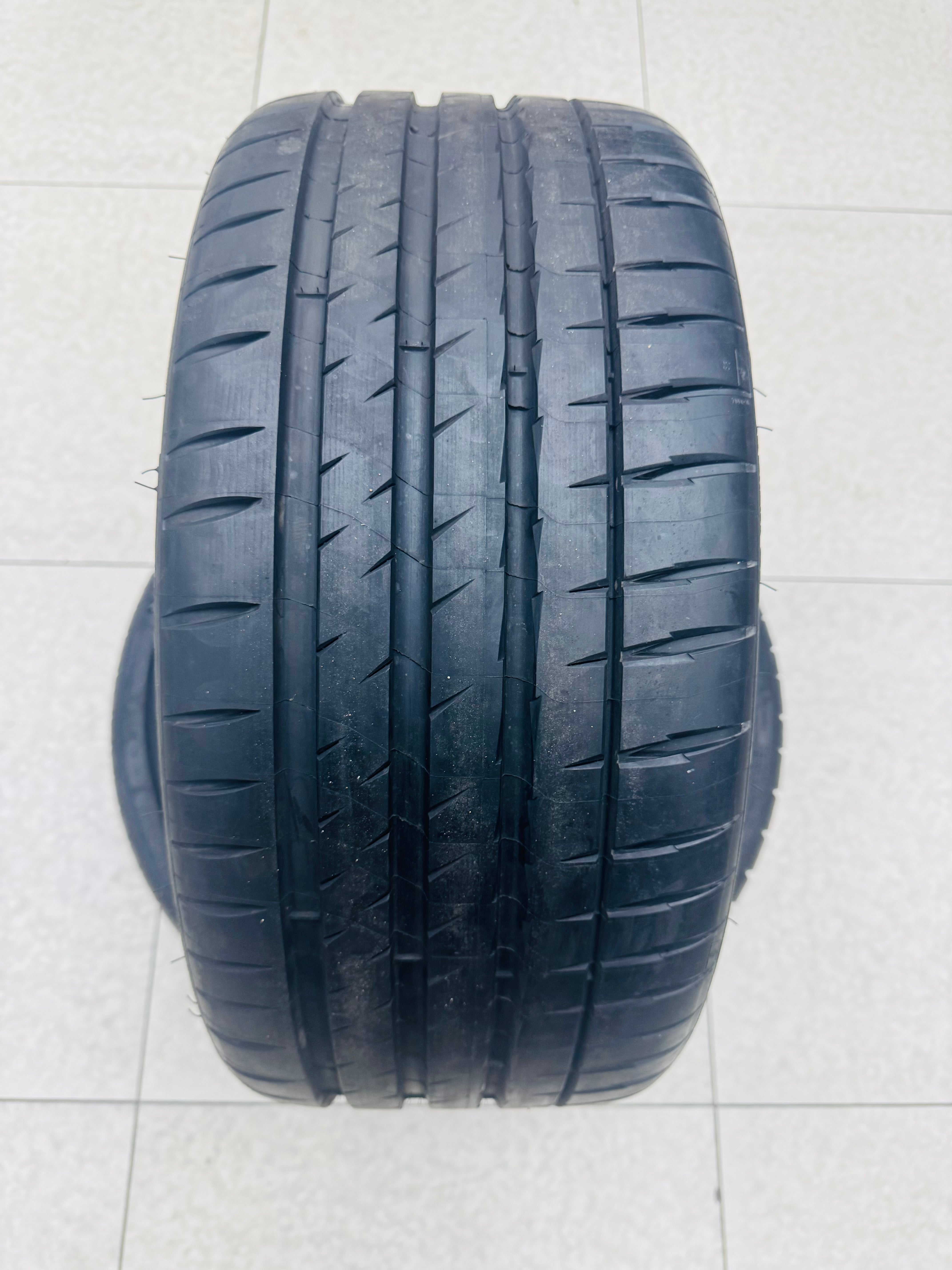 245/ 30 /20  Michelin Pilot Sport 4 S (XL) 98Y SOLD IN A SET OF 2