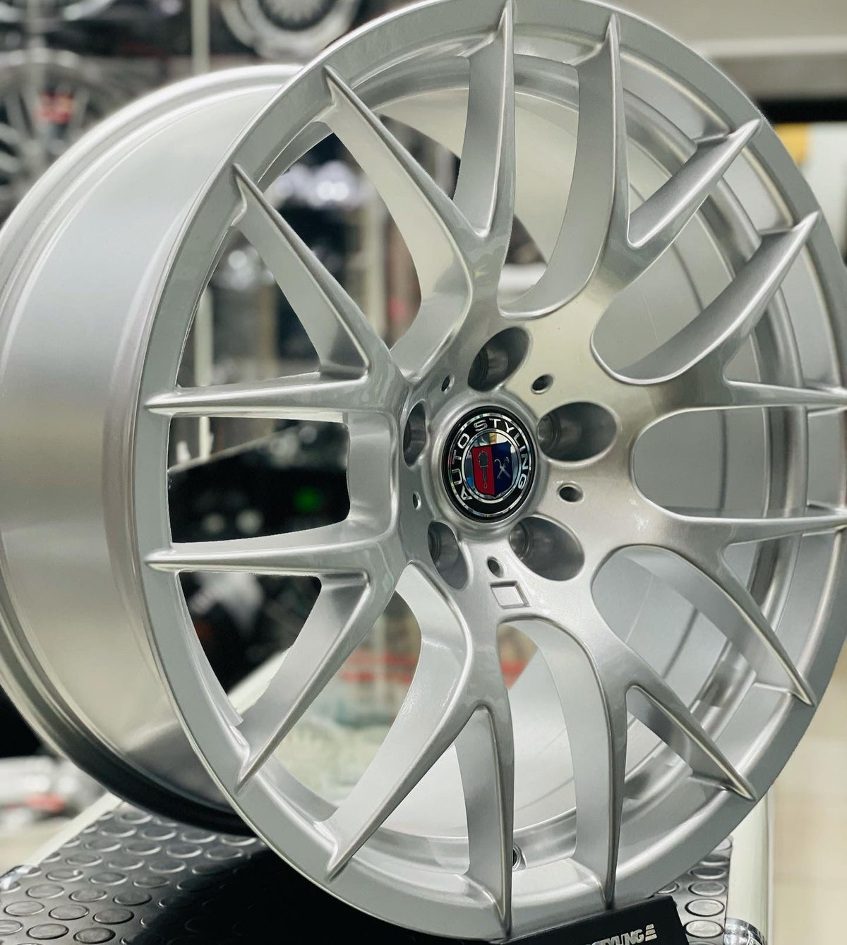 AS-18”  V8 COMP 5/120 SILVER BMW FITMENT