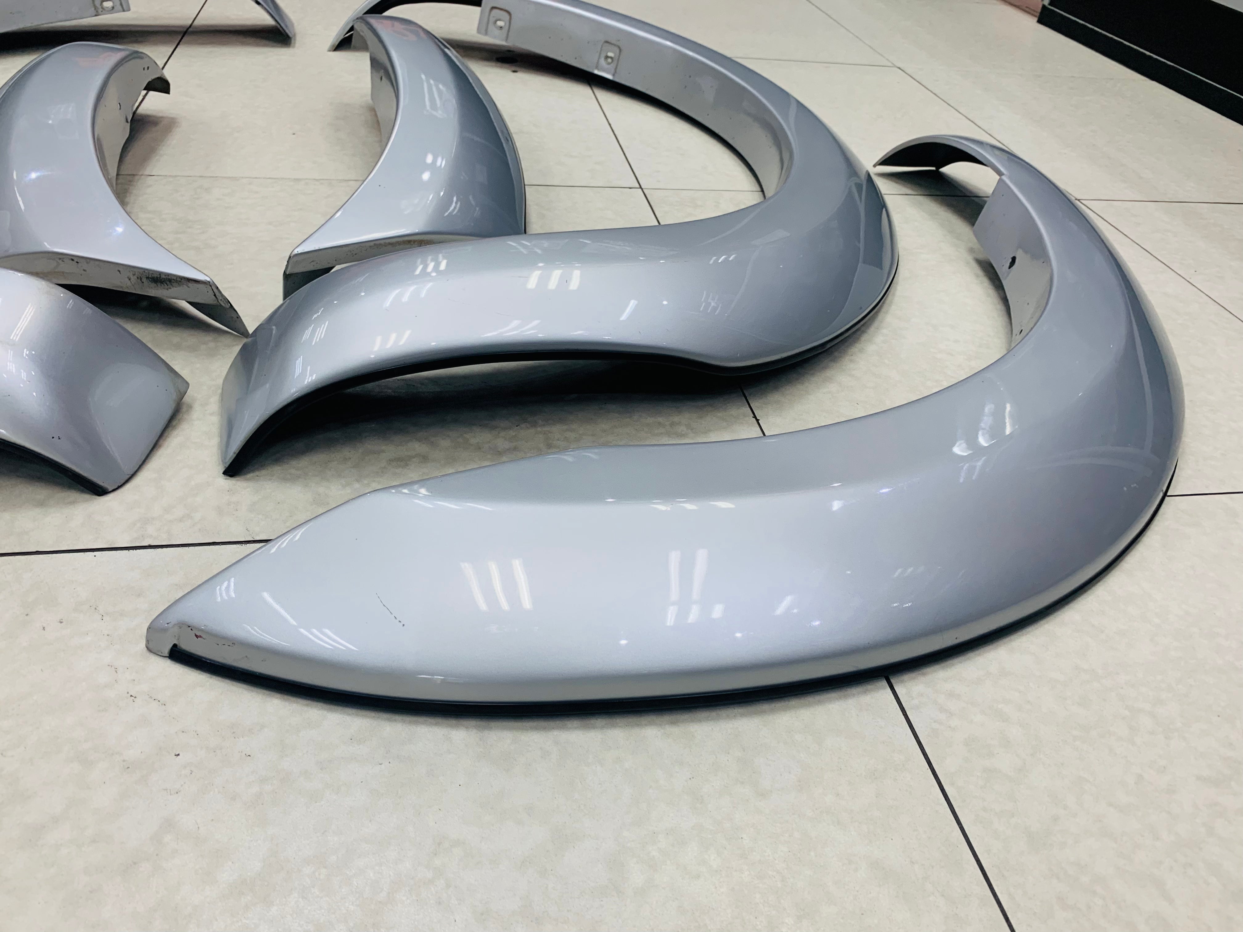 RANGER WIDE WHEEL ARCHES PREOWNED PAINTED SILVER