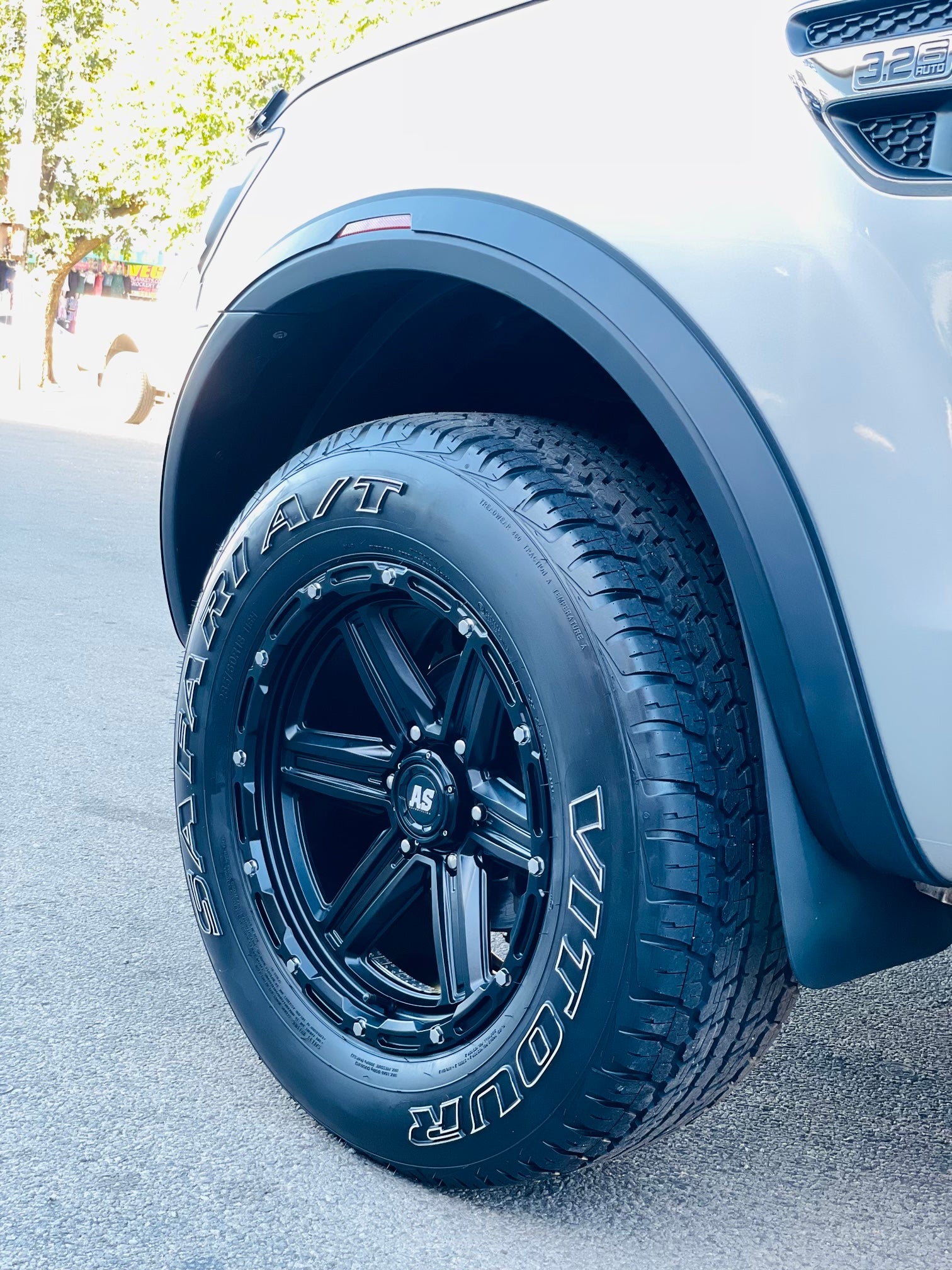 RANGER FX4 style MATT BLACK SLIM WHEEL ARCHES with reflector