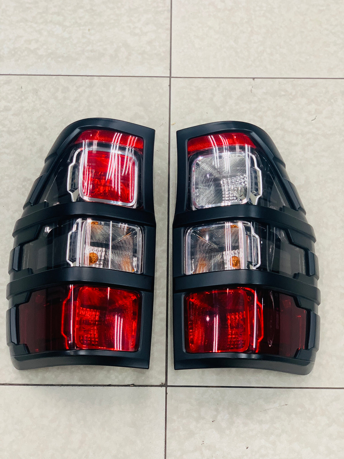 Ford ranger OEM 2016 + PREOWNED tailights