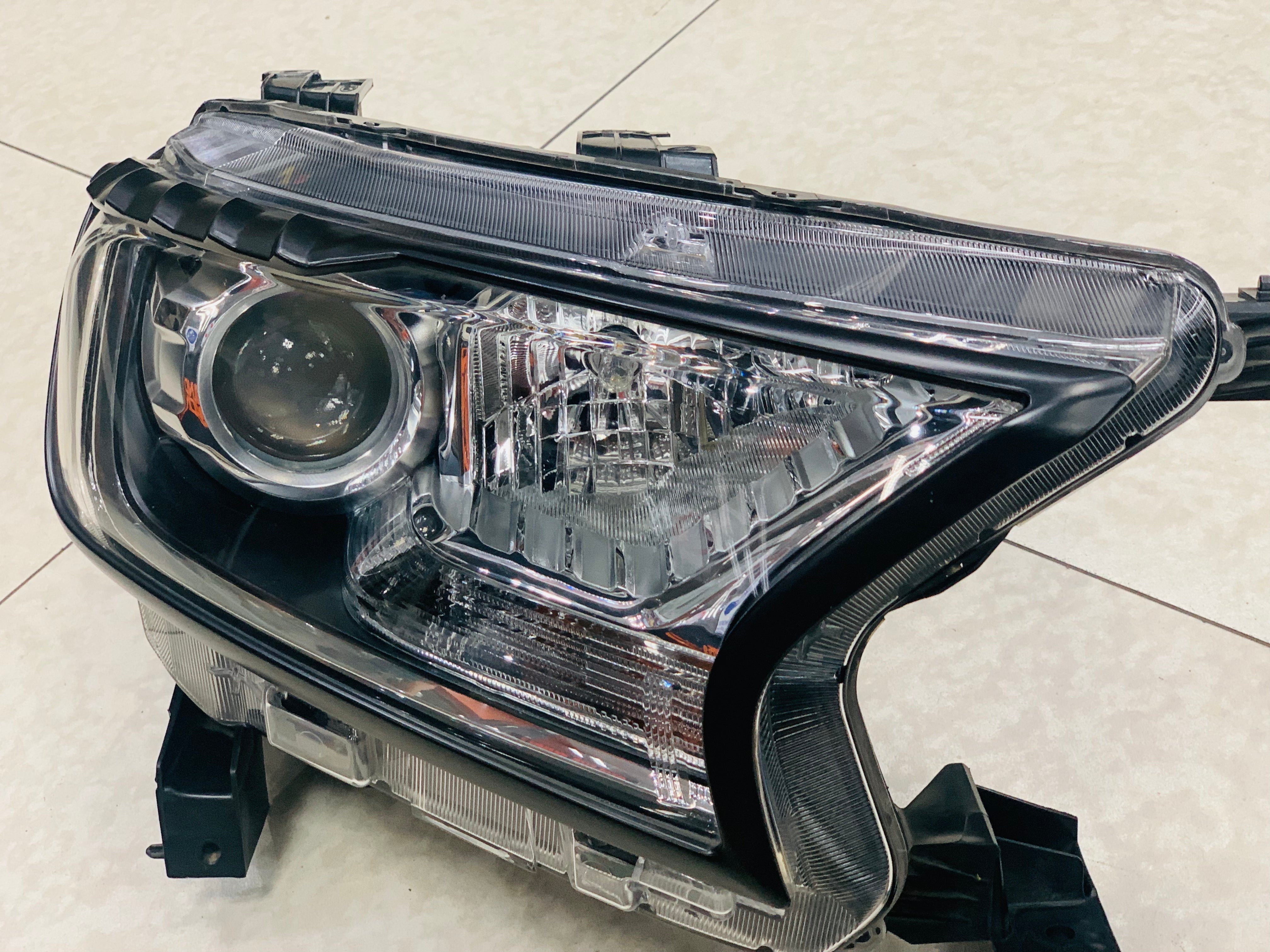 Ford ranger OEM 2018 WILDTRAK PREOWNED headlights